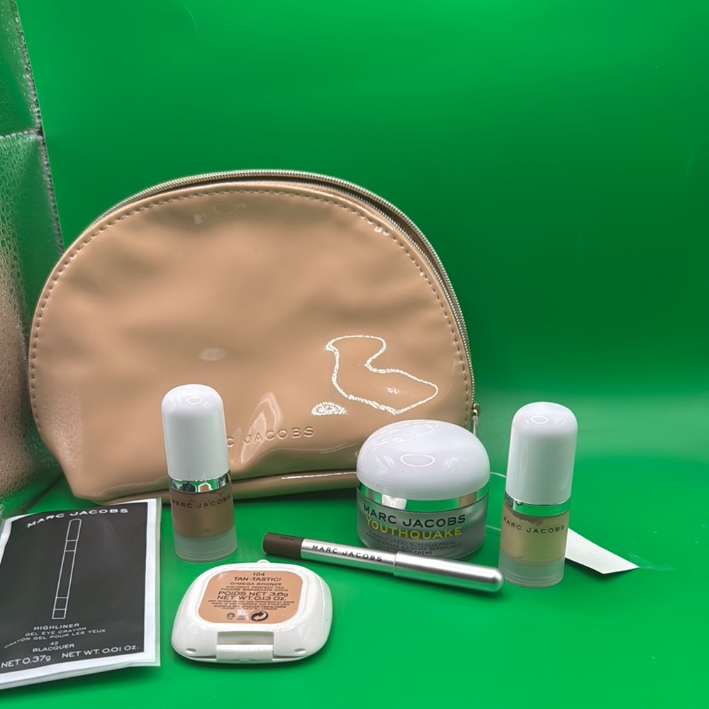 Marc Jacobs Beauty Set with Cosmetic Bag